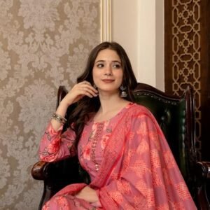 Vaamsi Women's Rayon Blend Floral Straight Printed Kurta Pant With Dupatta